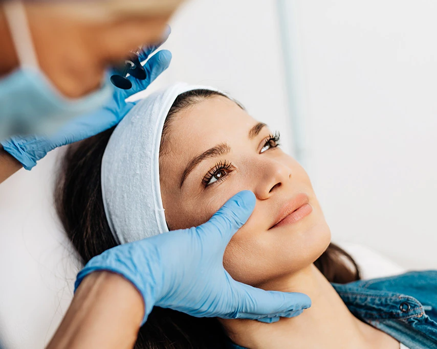 Aplicación de NCTF con microinyecciones en el rostro
