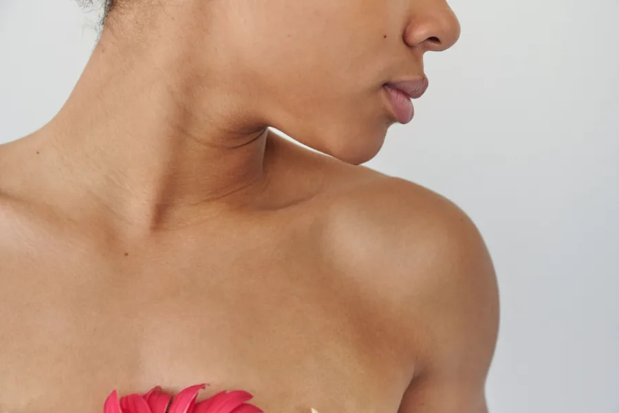 Piel del cuello y el escote, una de las zonas donde más se usan los skinboosters